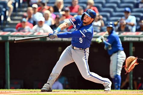 six viral|Royals first baseman Vinnie Pasquantino to miss six to eight .